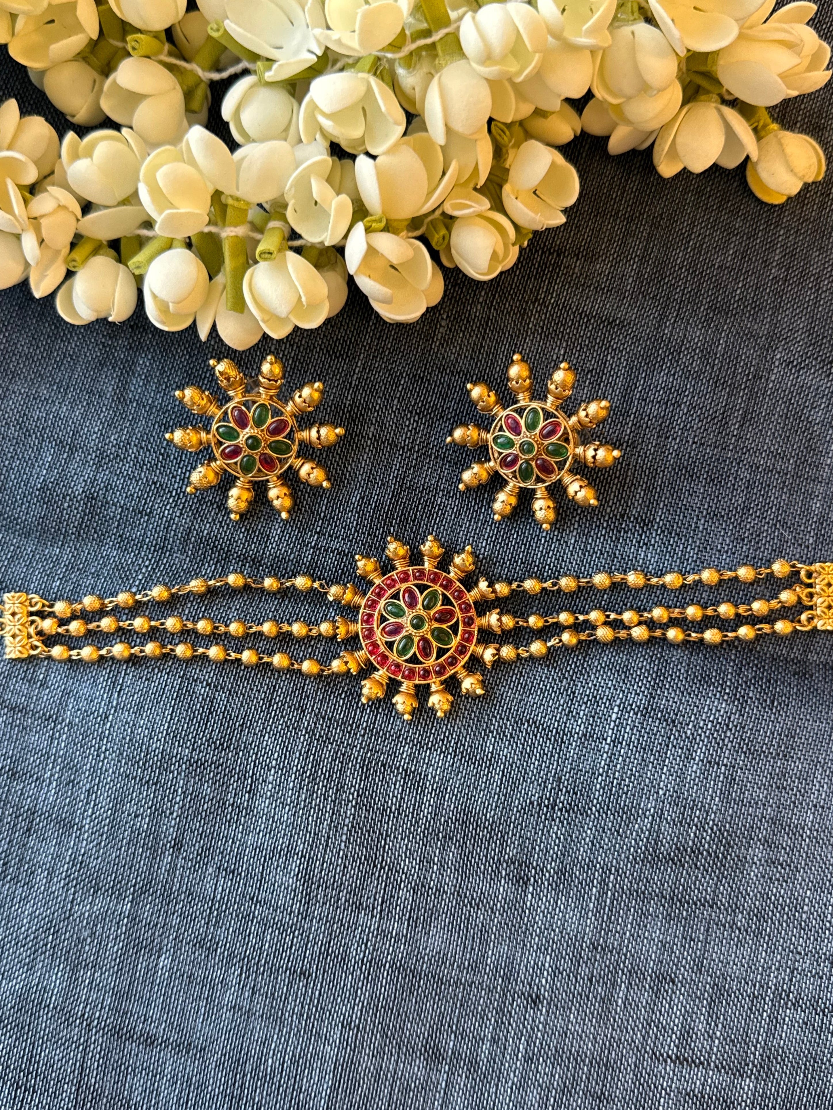 Flower  Choker With Earrings