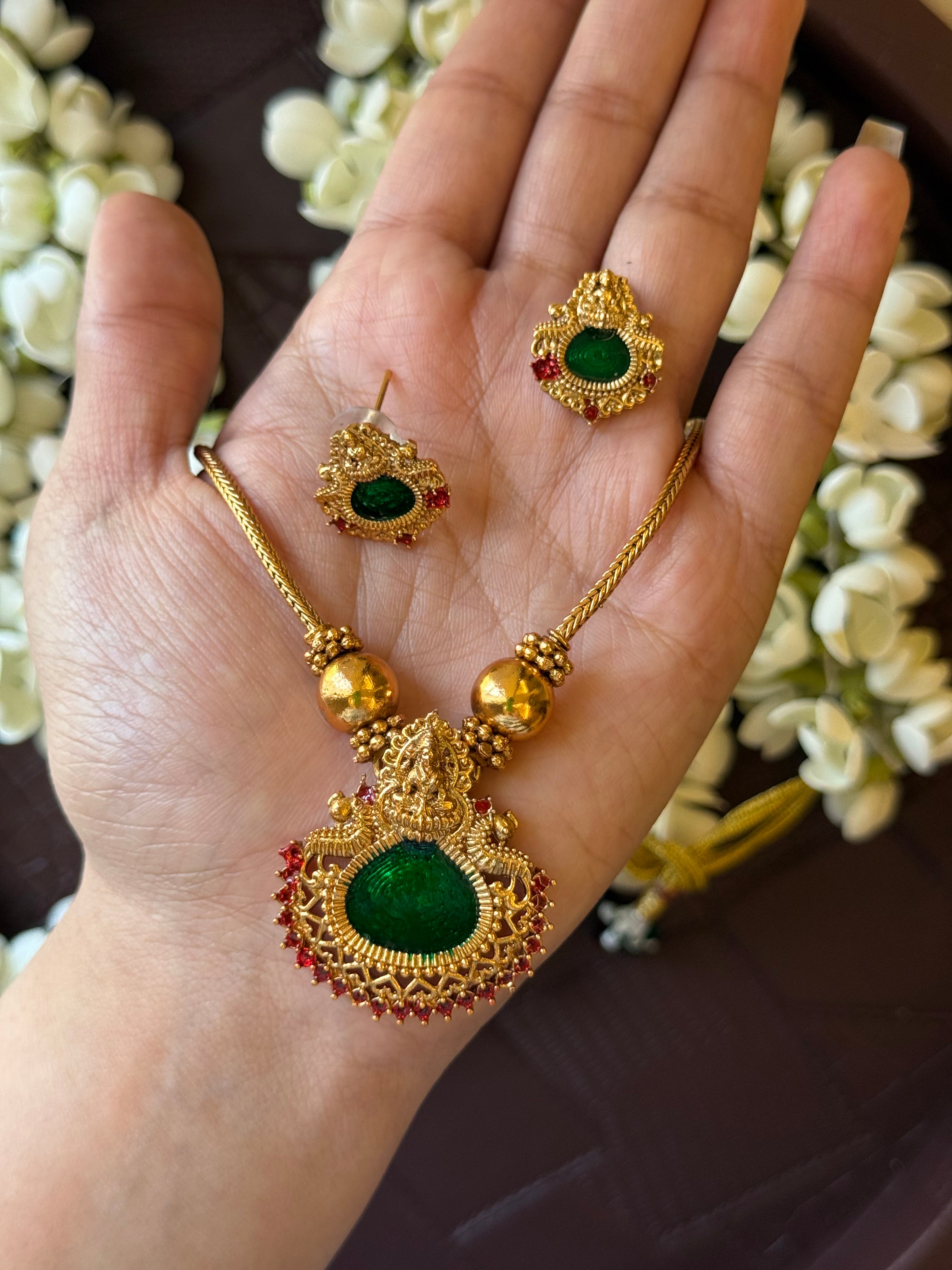 Palakka Simple Chain with Earrings