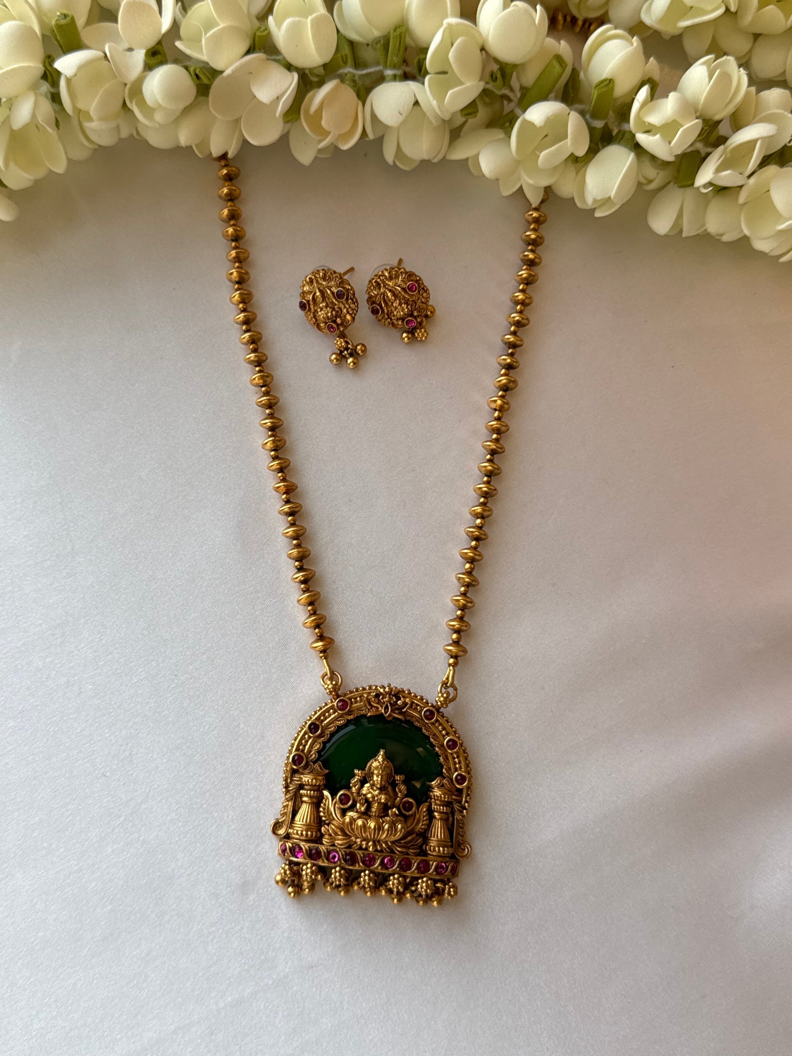 Green Nagas With Earrings