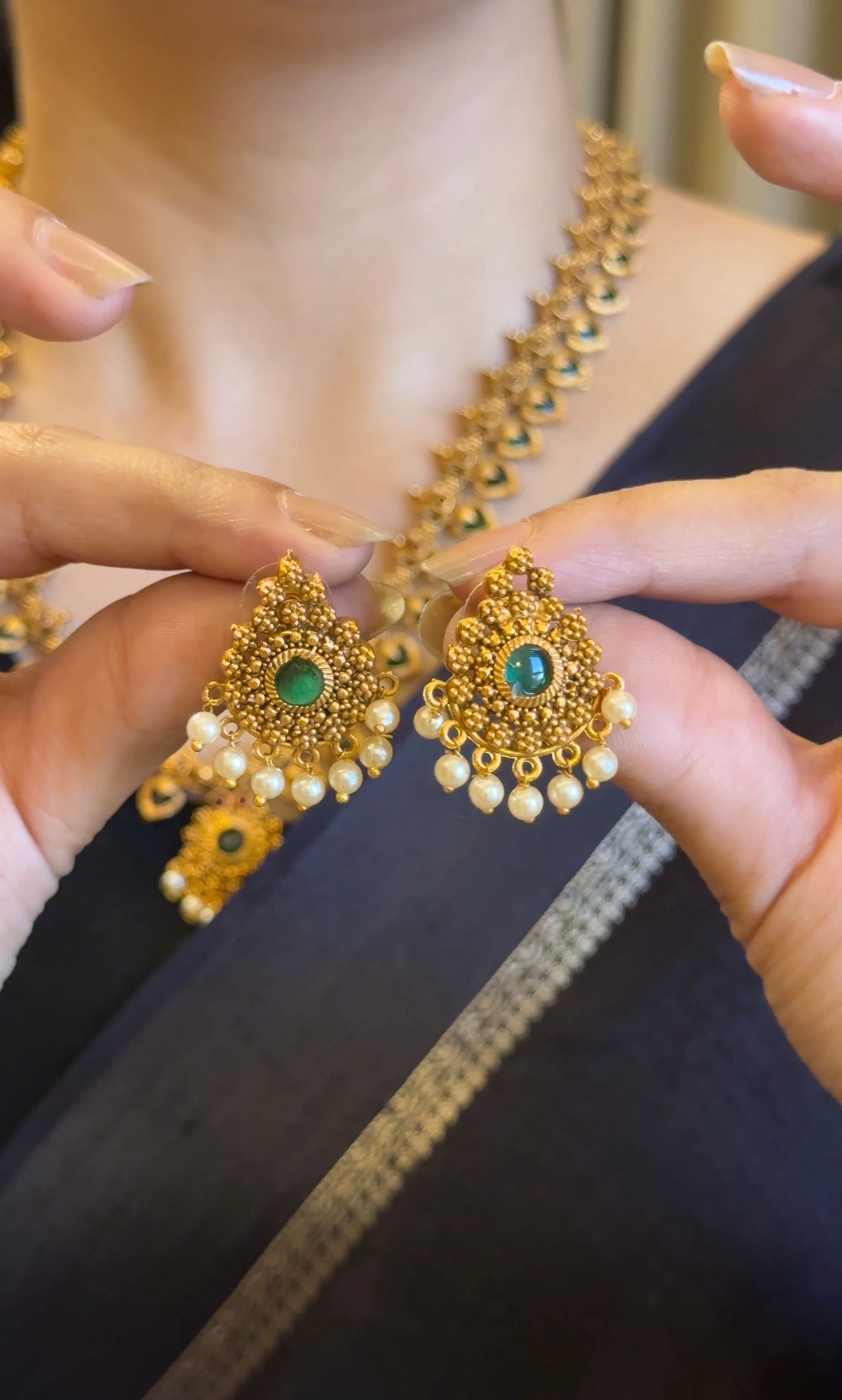 Green Palakka Haram With Earrings