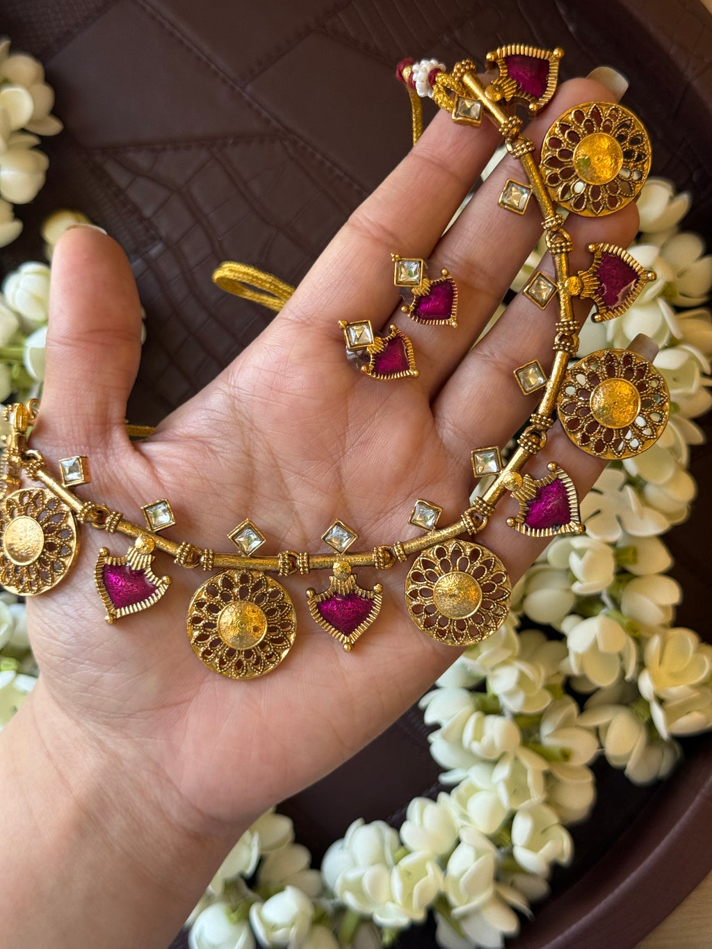 Non Idol wine color Necklace with earrings