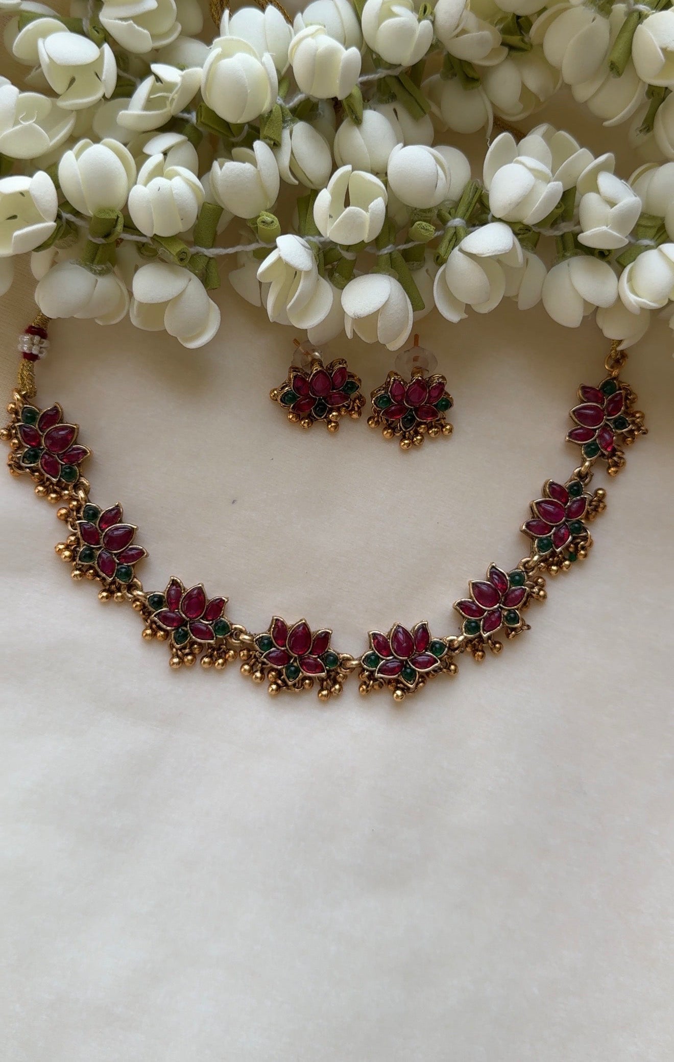 Lotus Choker with Earrings