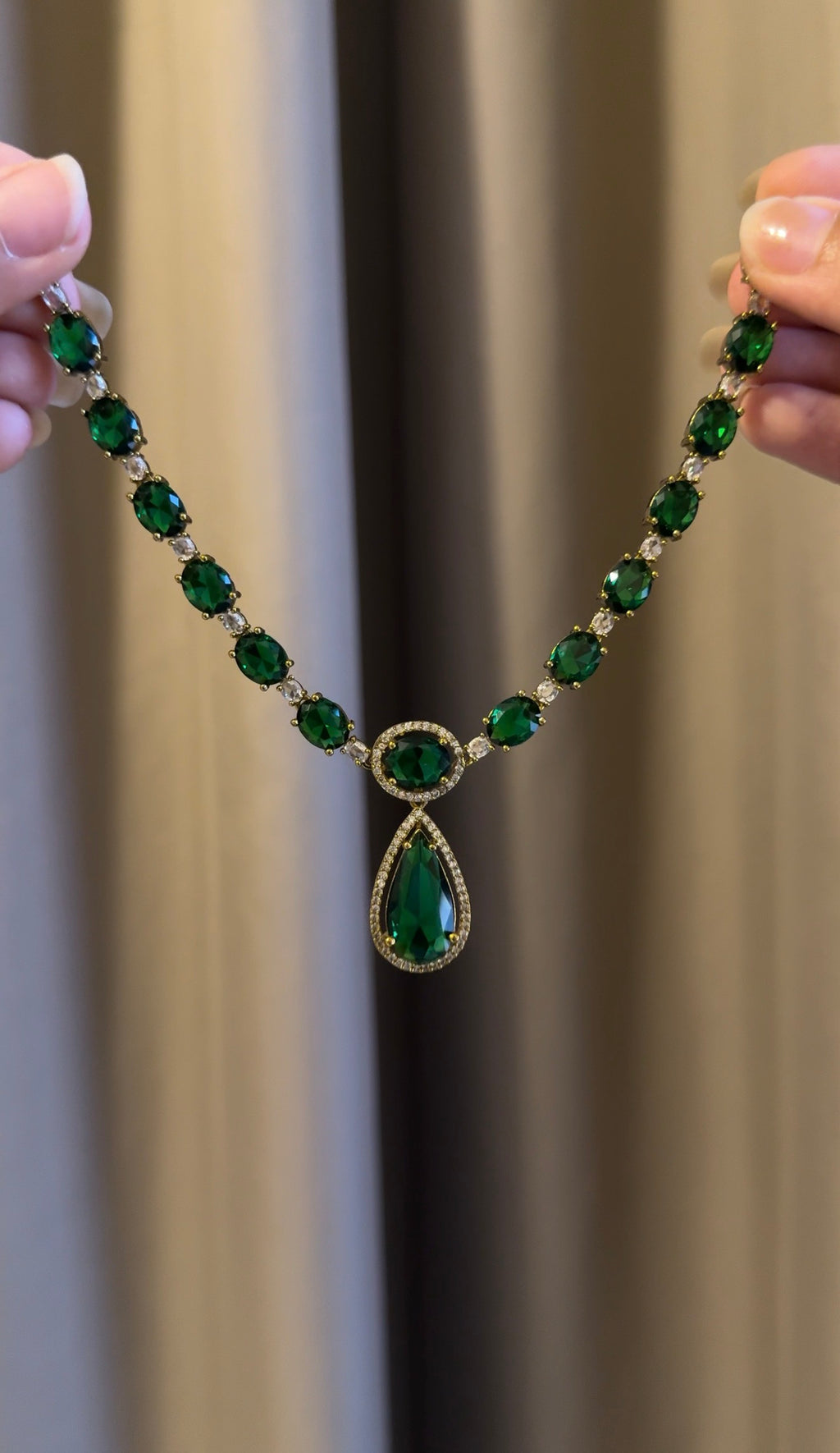 Emerald Queen Necklace with Earrings