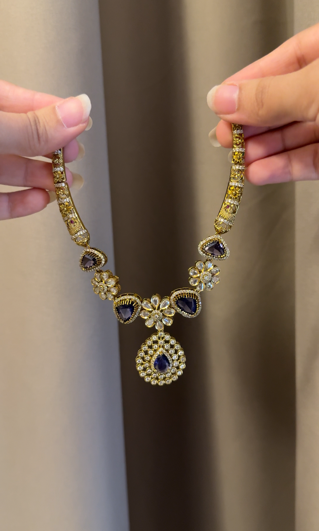 Lavender Diamond Hasli with Earrings