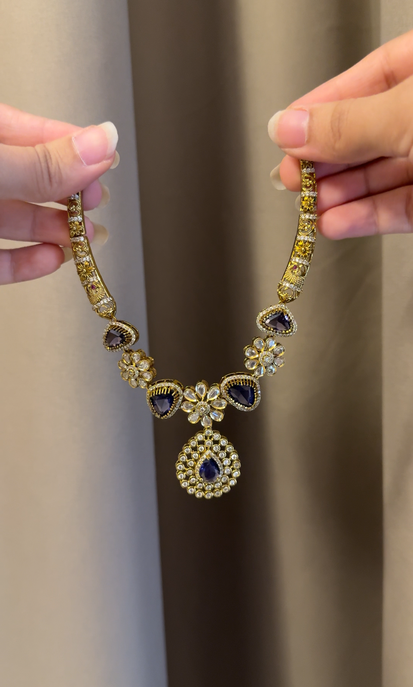 Lavender Diamond Hasli with Earrings