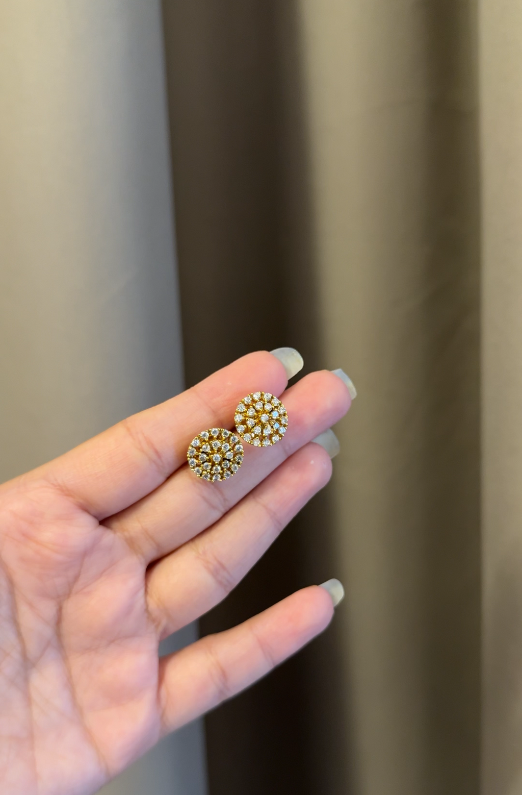 Simple AD stone choker with Studs