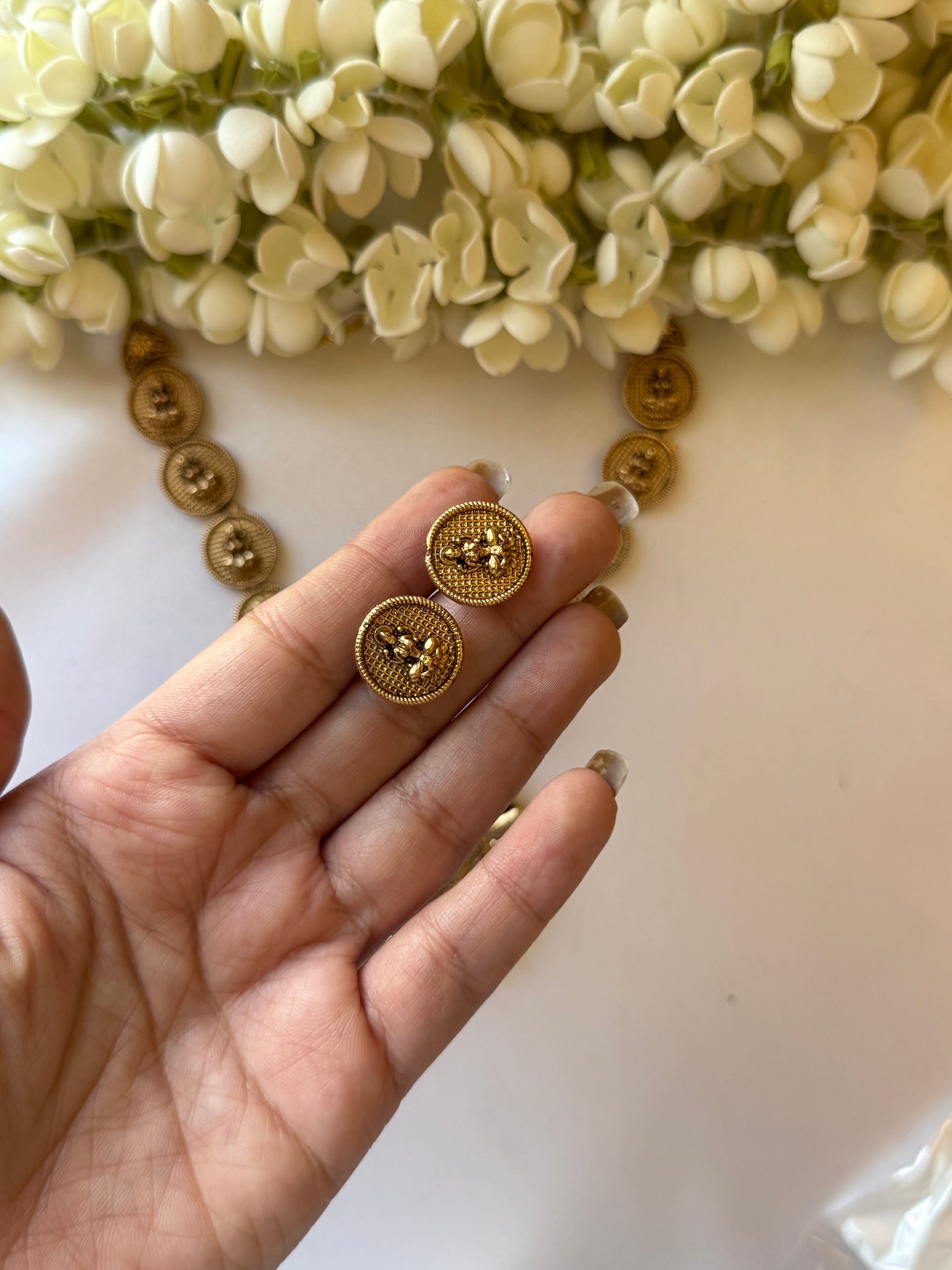 Floral Idol Necklace with Earrings