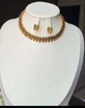 GREEN PETAL  CHOAKER