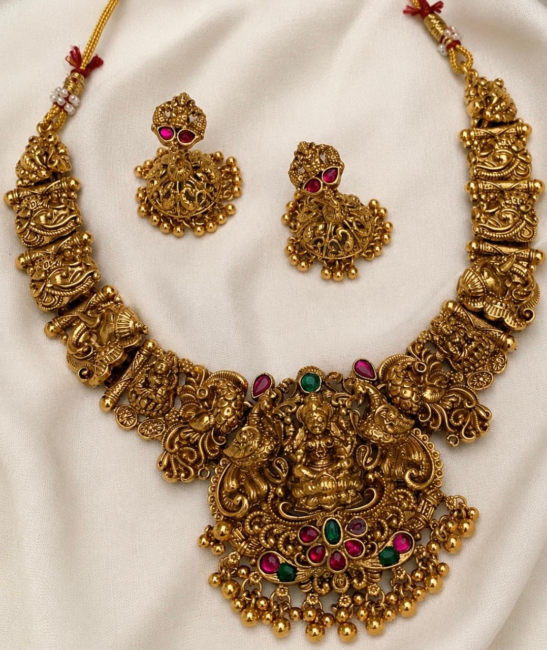 NAKSHI NAGAS WORK NEKLASE WITH JHUMUKKA