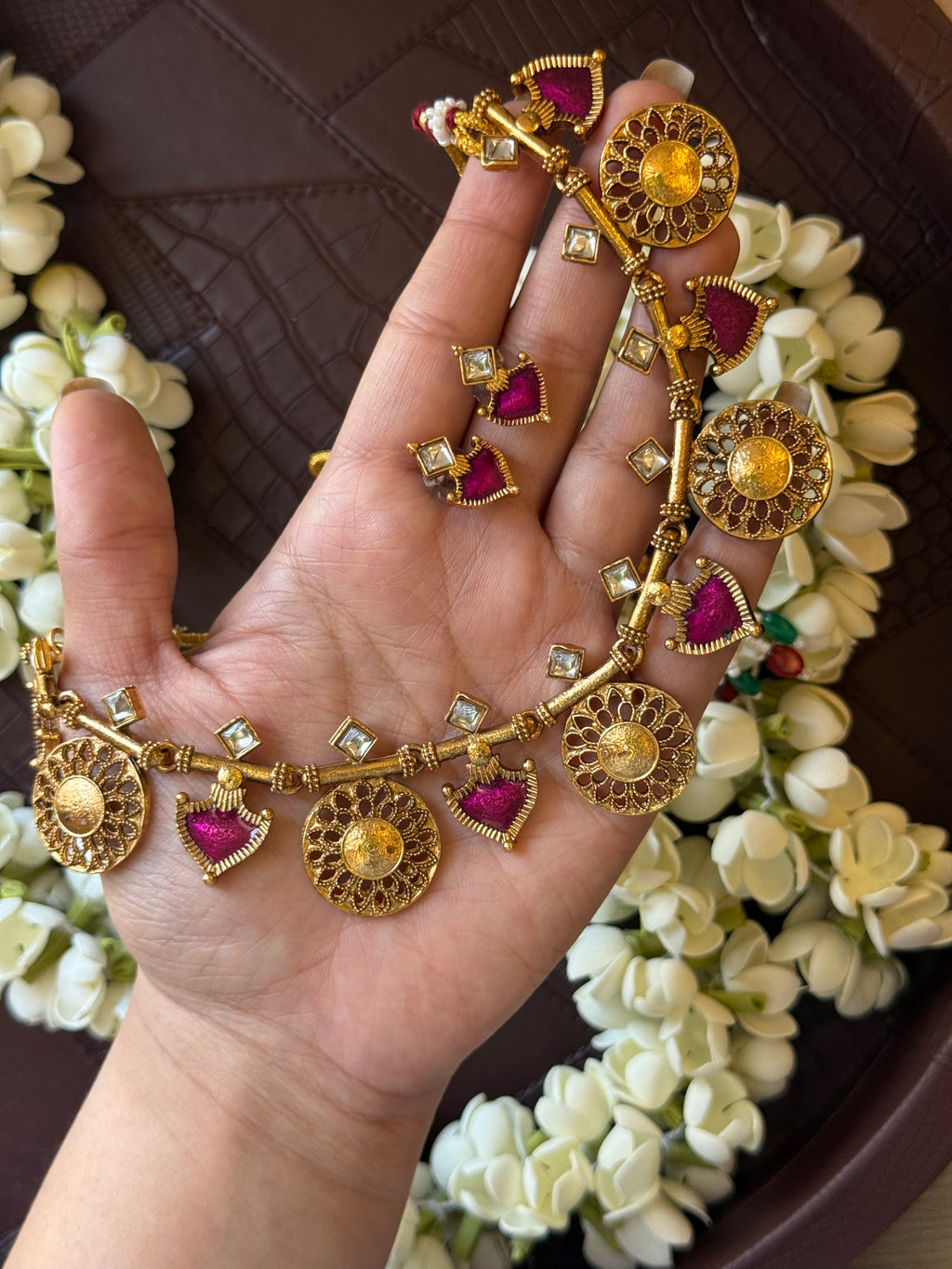 Non Idol wine color Necklace with earrings