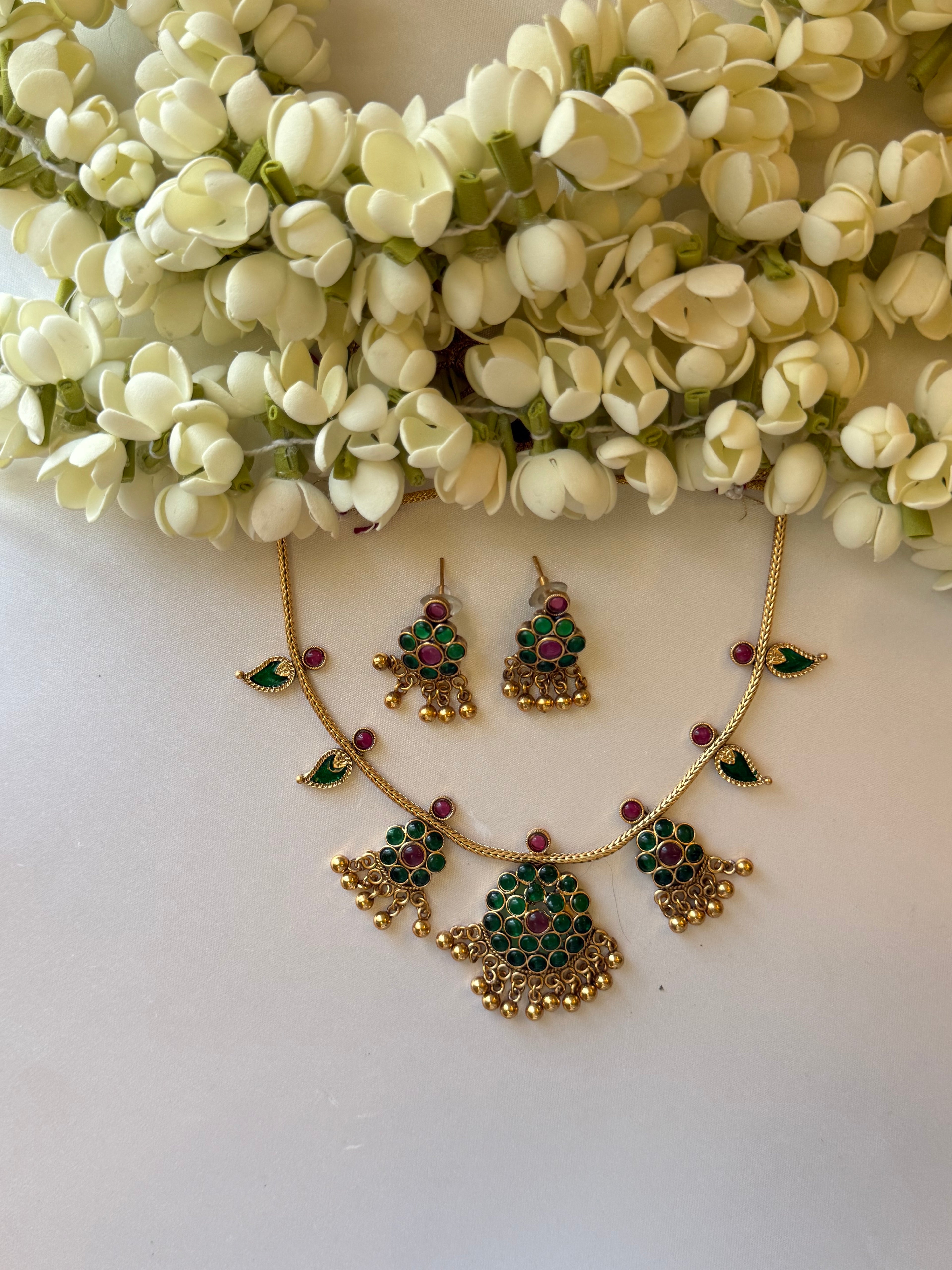 Green Multi pendant Necklace with Earrings