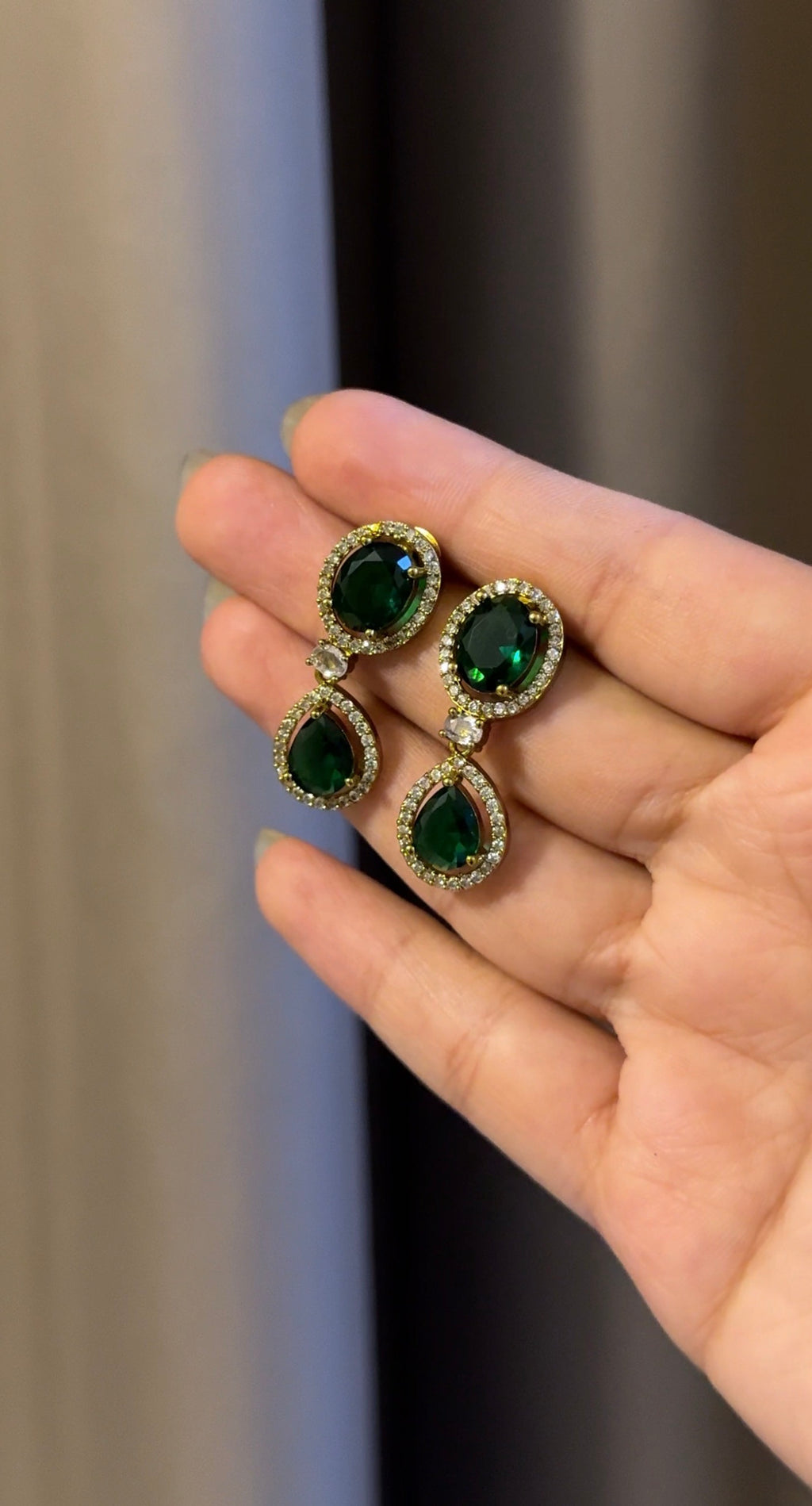 Emerald Queen Necklace with Earrings
