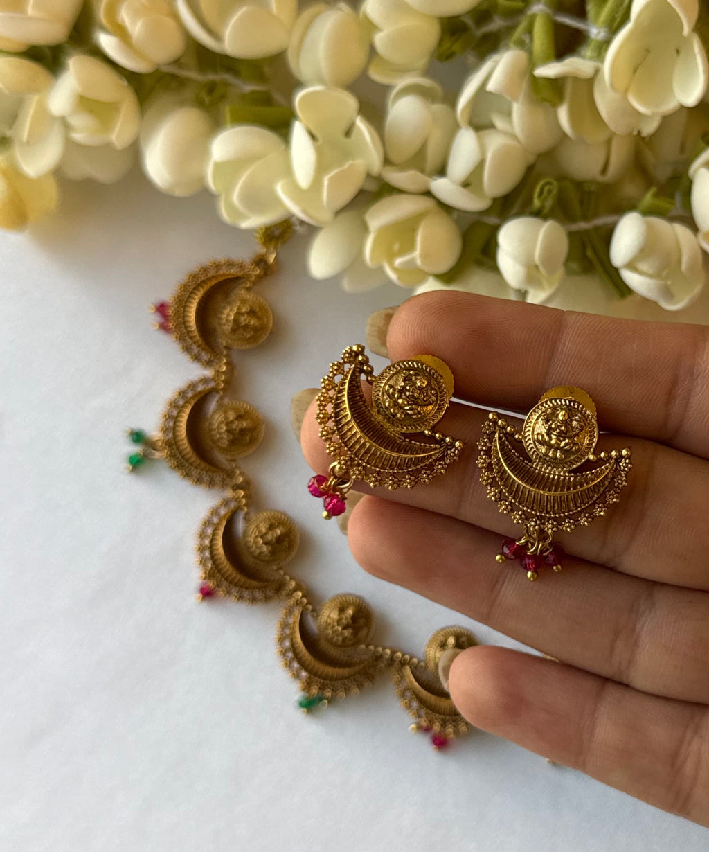 Viral Chandra Necklace with Earrings