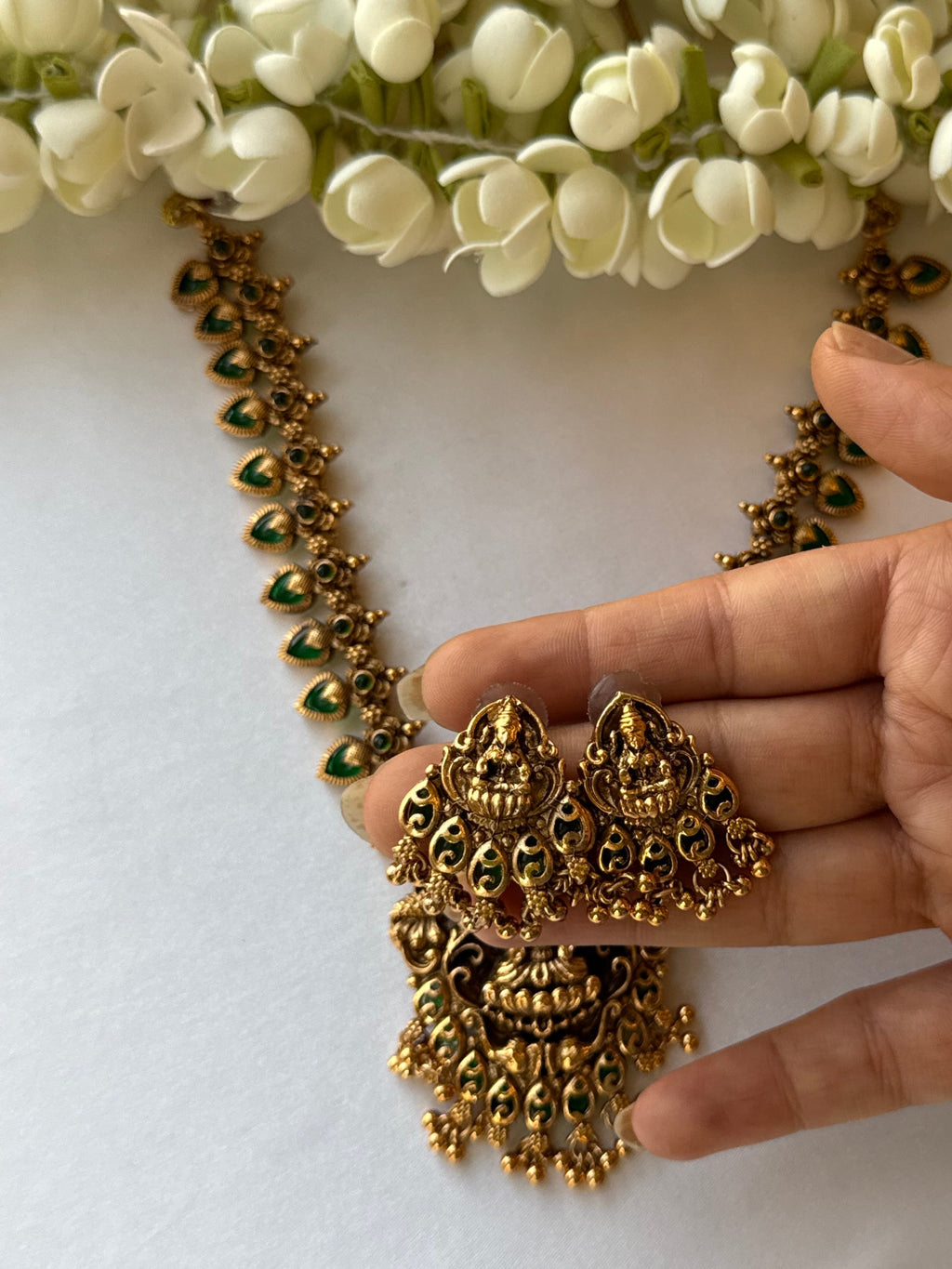 Green Palakka Nagas With Earrings