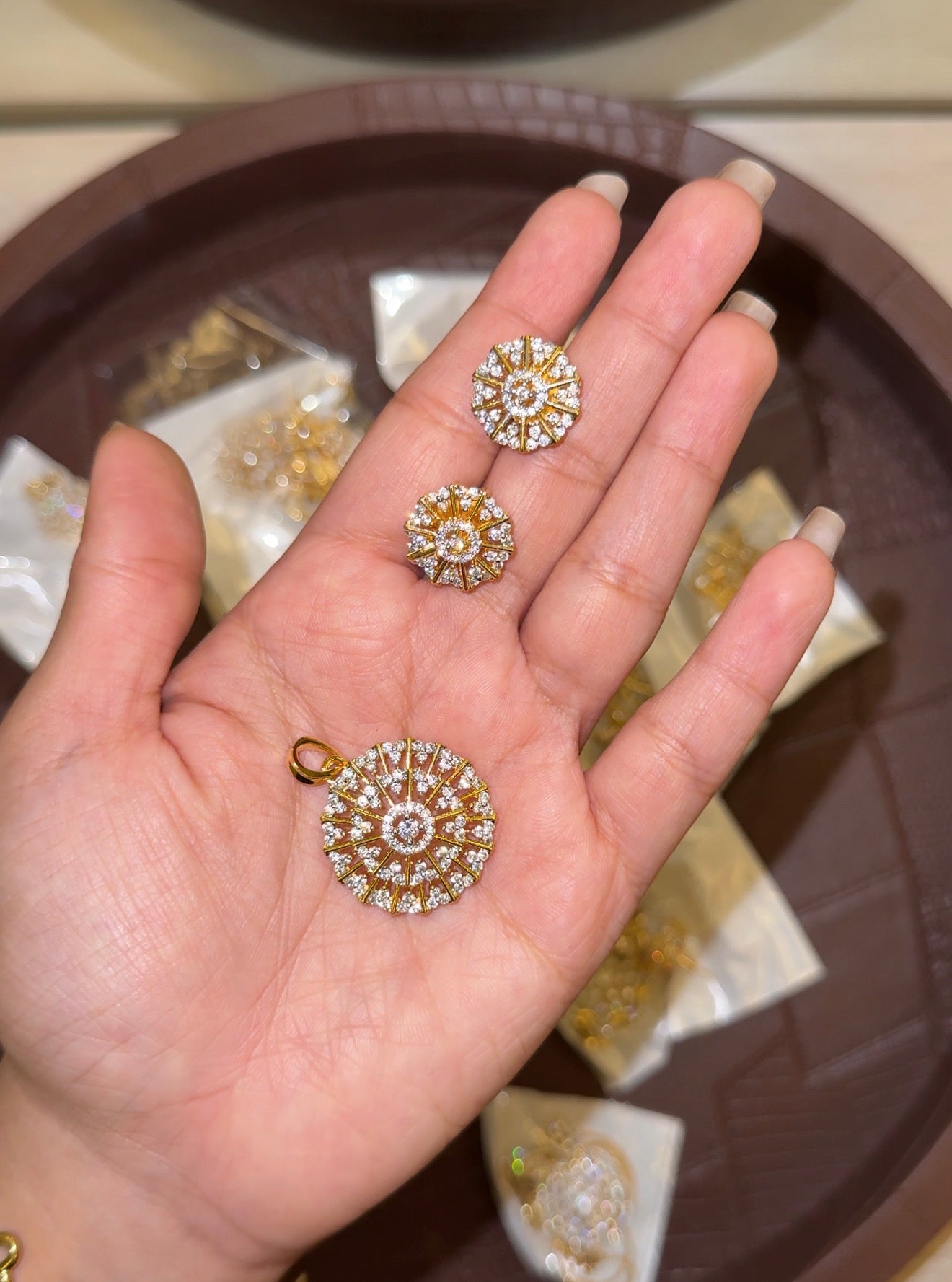 Diamond Gold Joint pendant set (with chain)