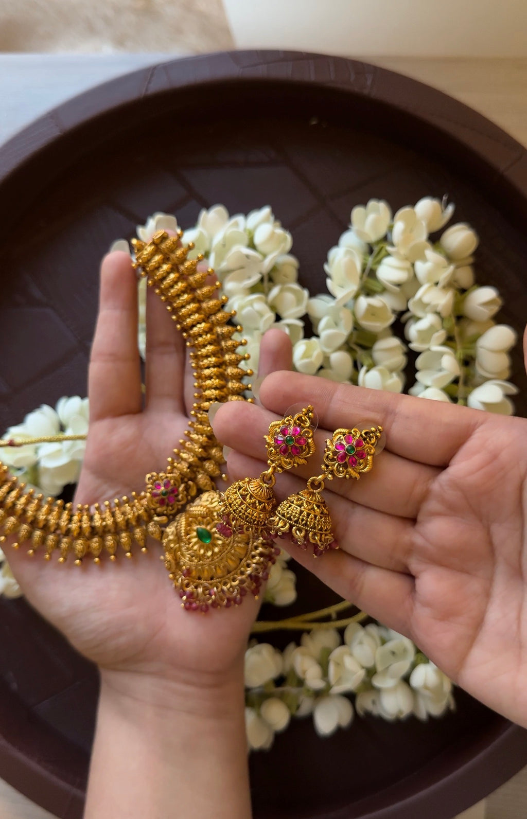 Gold Non Idol With Jhumkas