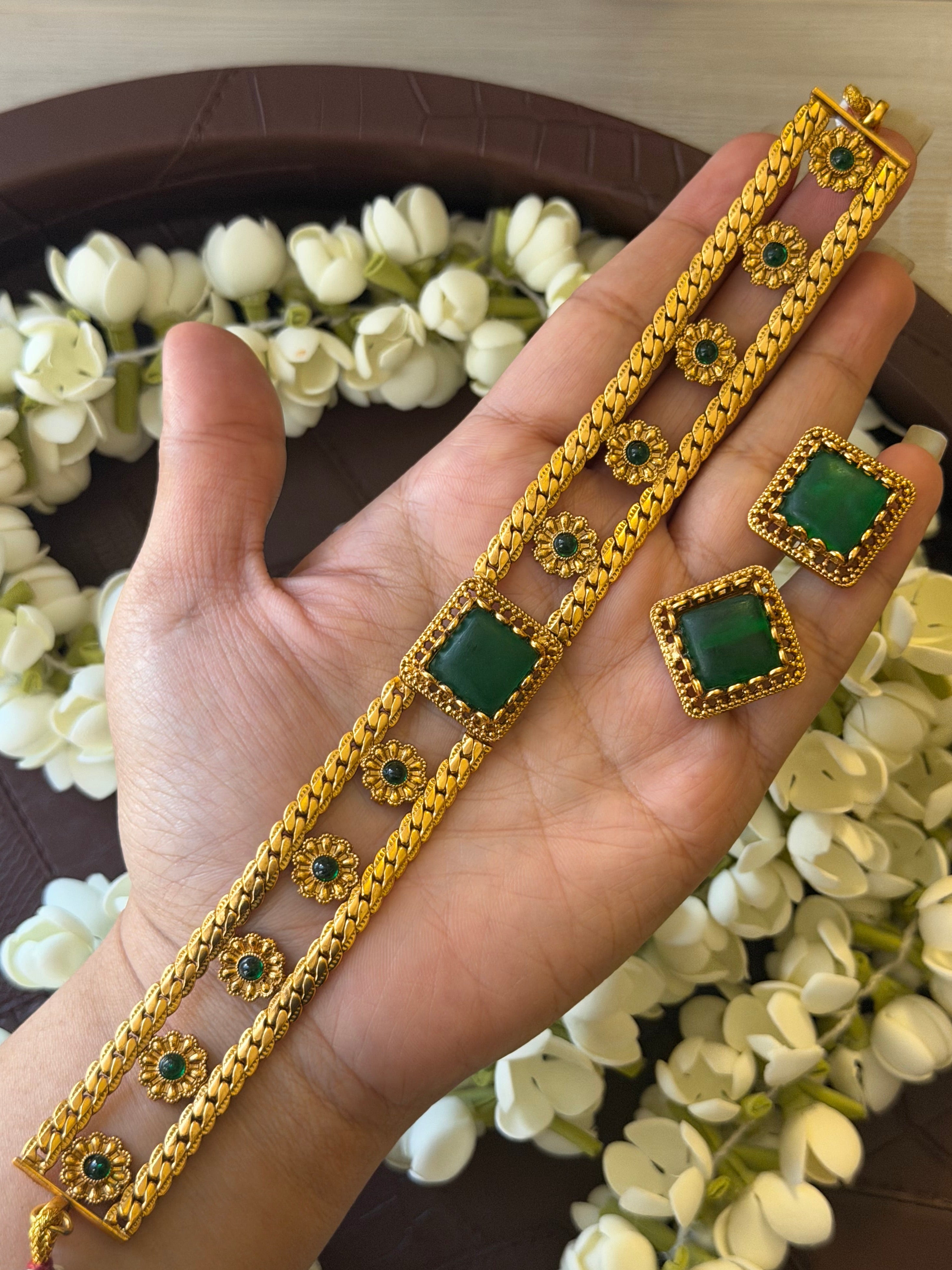 Best seller Green Choker with Earrings