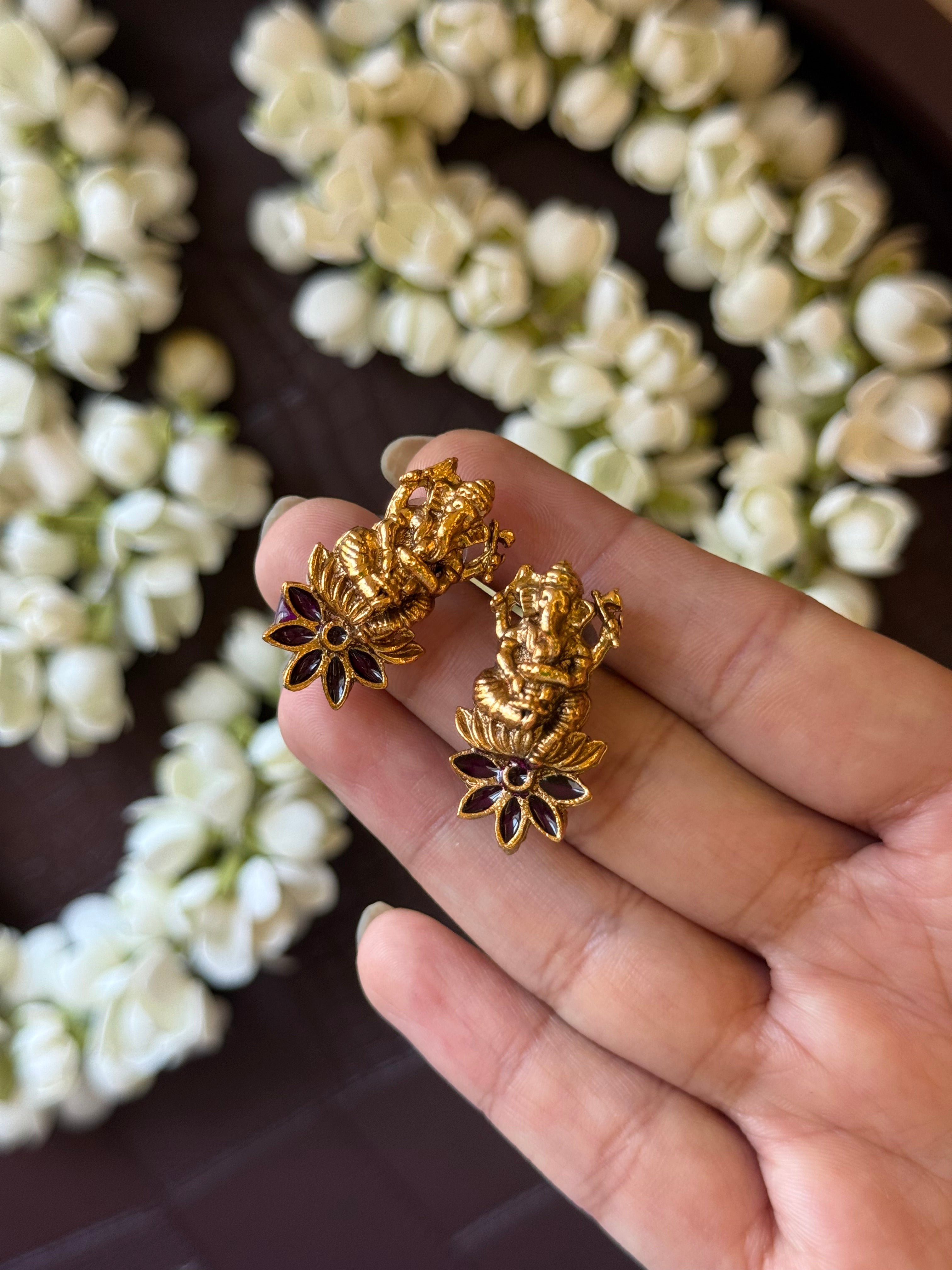 Vadarmalli  Necklace with Ganesha Earrings