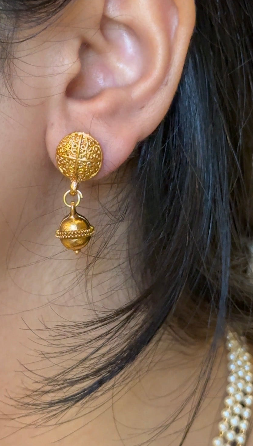 Non Idol 3 layer pearl with earrings