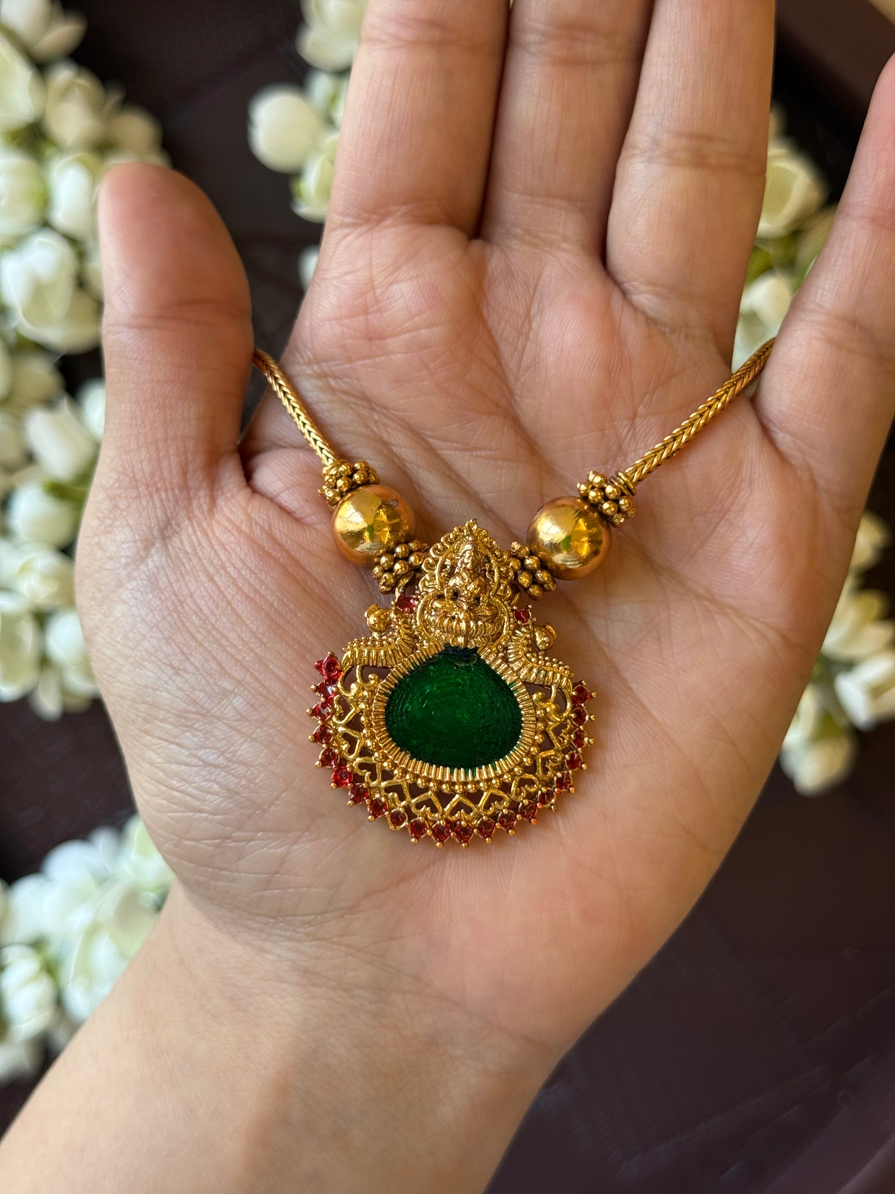 Palakka Simple Chain with Earrings