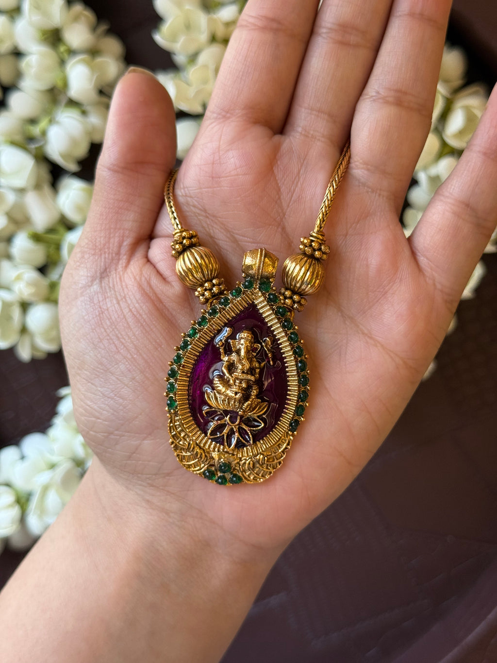 Vadarmalli  Necklace with Ganesha Earrings