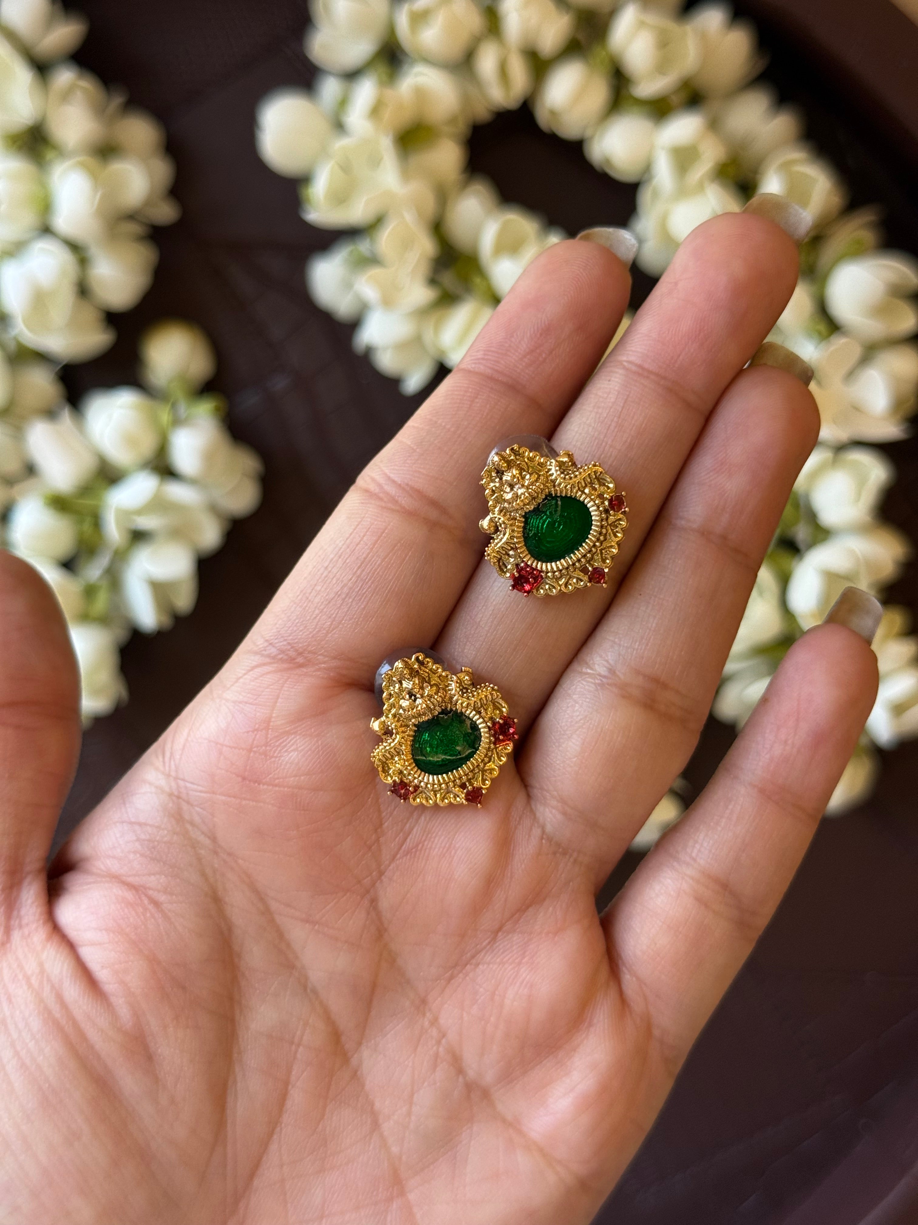 Palakka Simple Chain with Earrings
