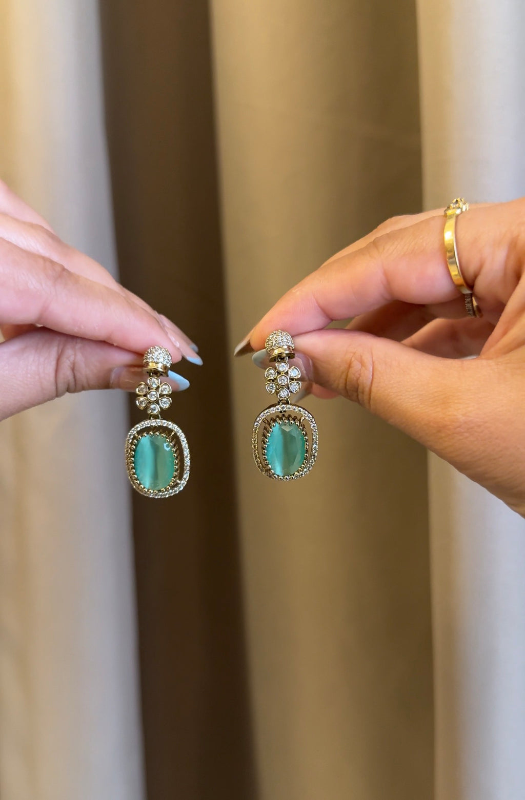 Pastel Green  Necklace with Earrings