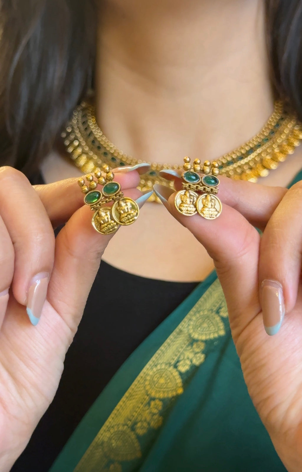 Coin Idol Necklace with Earrings