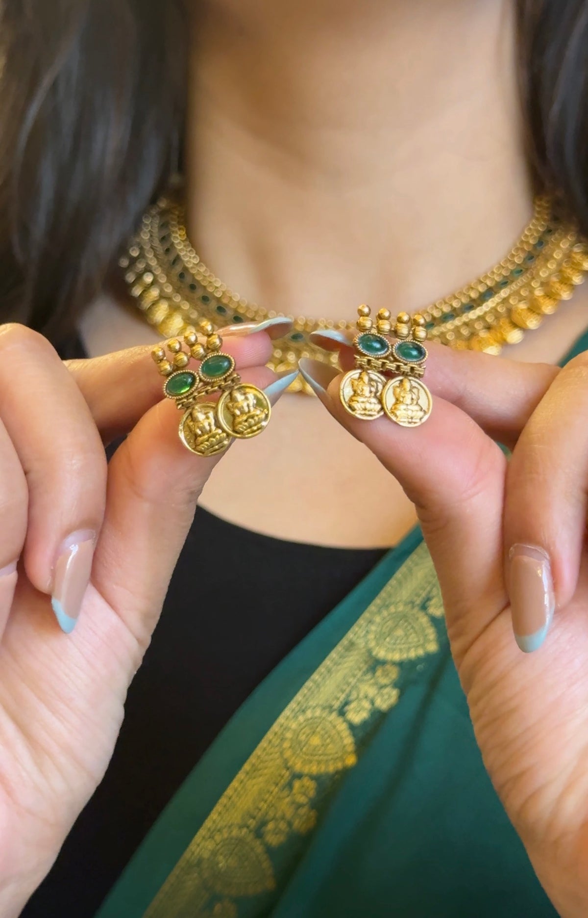 Coin Idol Necklace with Earrings