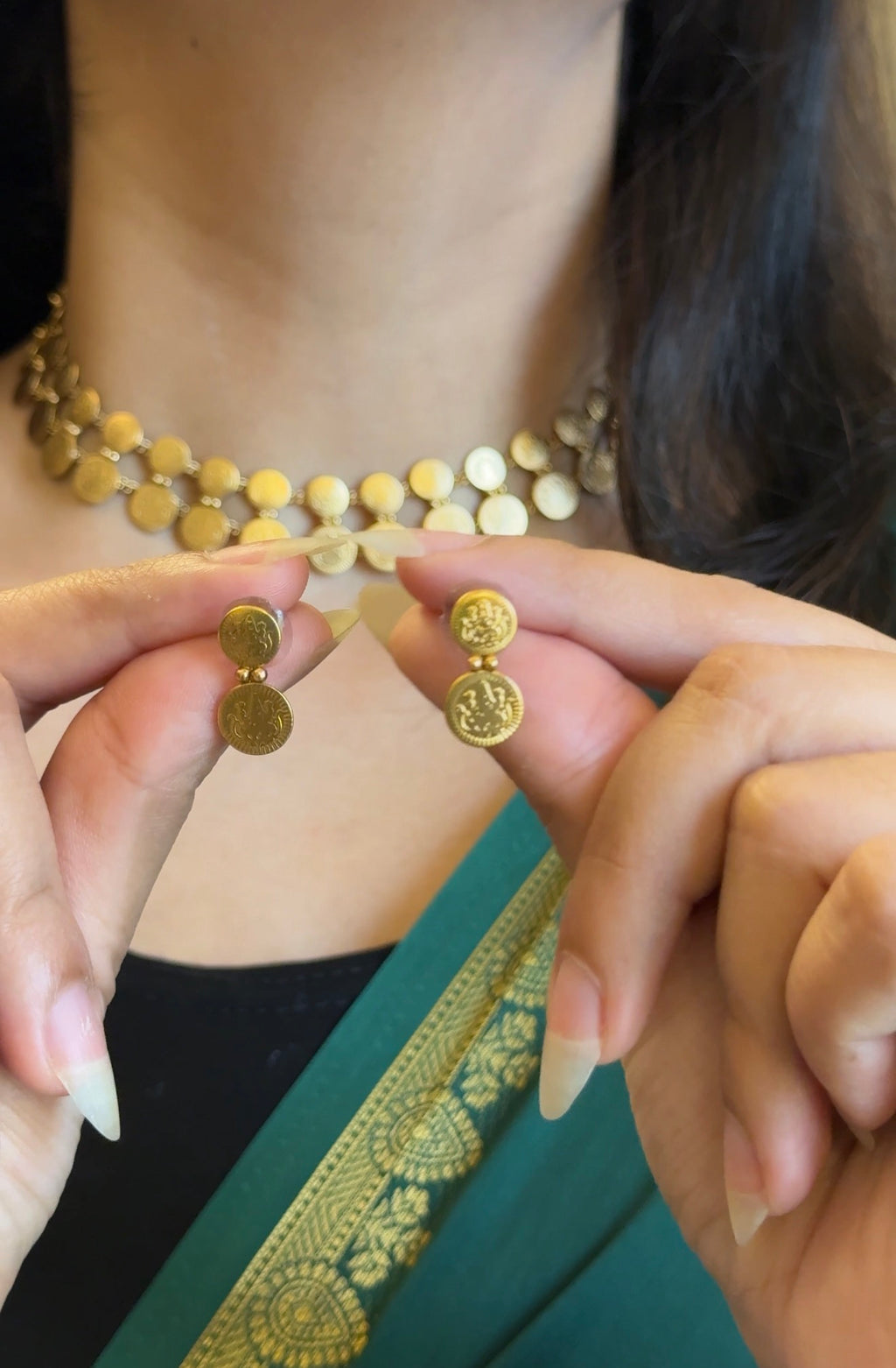 SOMPLE COIN CHOKER NECKLACE WITH EARRINGS