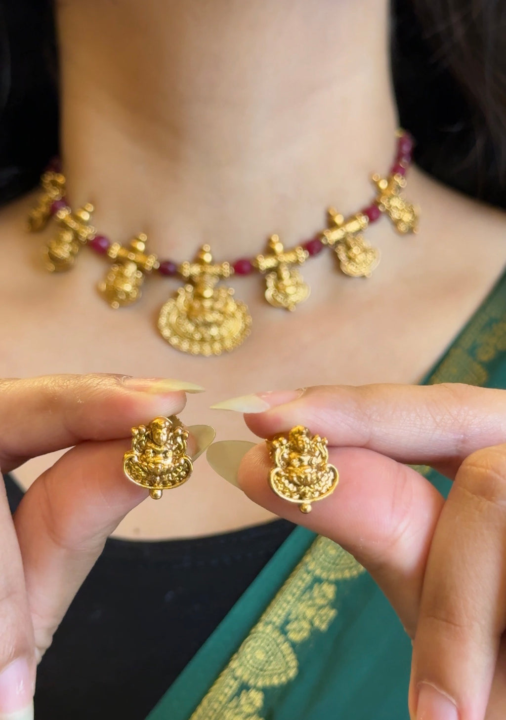 RED IDOL NECKLACE WITH EARRINGS