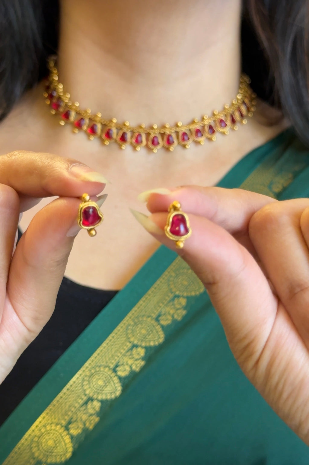 RUBY KEMP NECKLACE WITH EARRINGS
