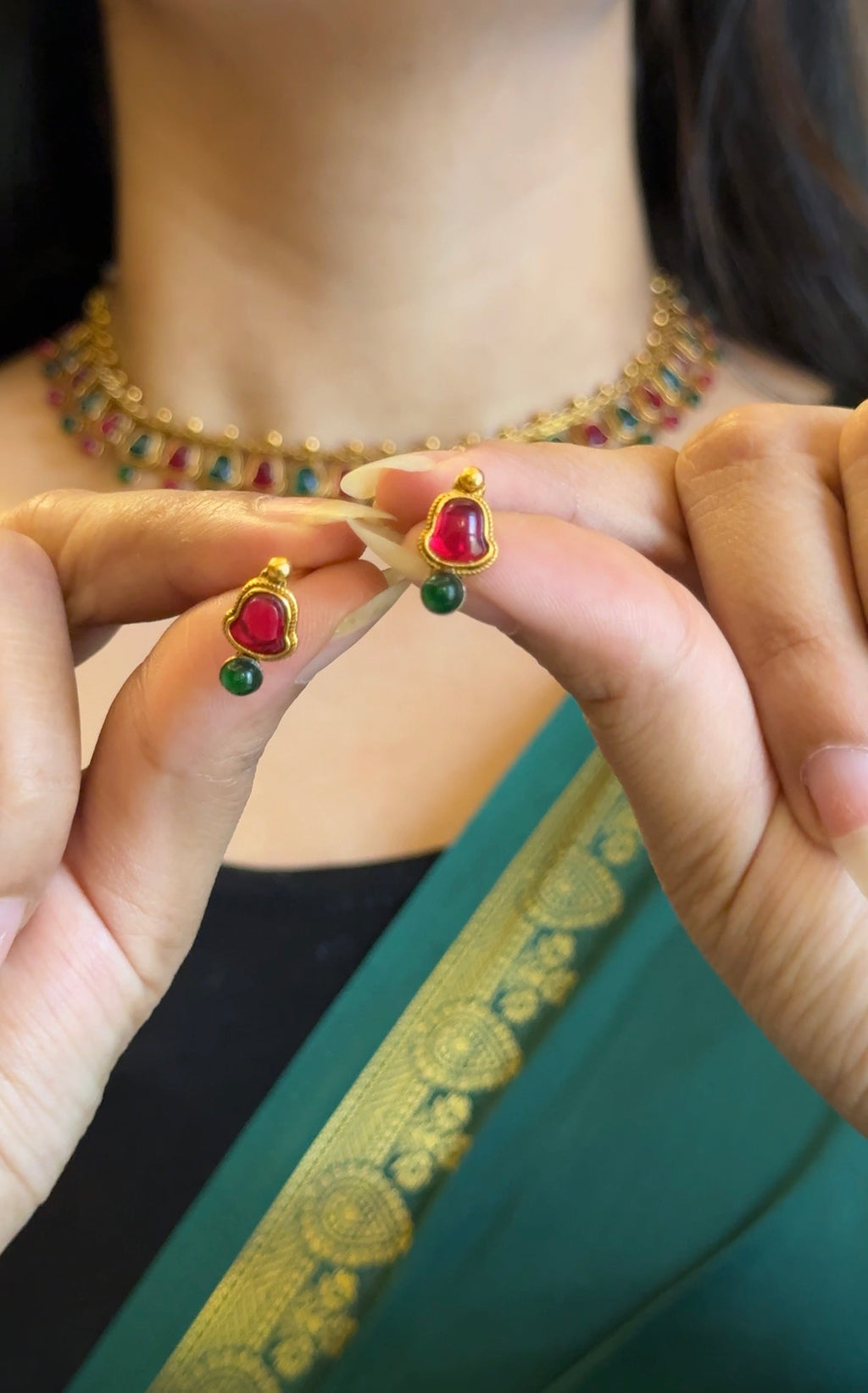 MULTI KEMP NECKLACE WITH EARRINGS