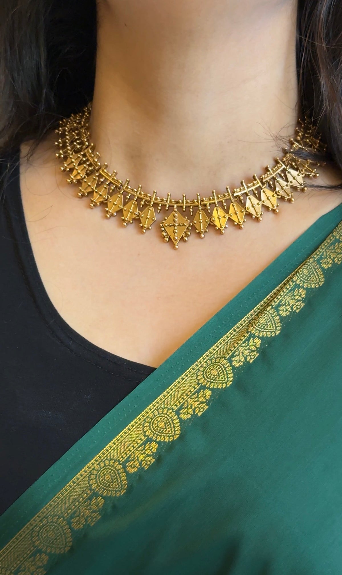 SIMPLE GOLD NECKLACE WITH EARRINGS