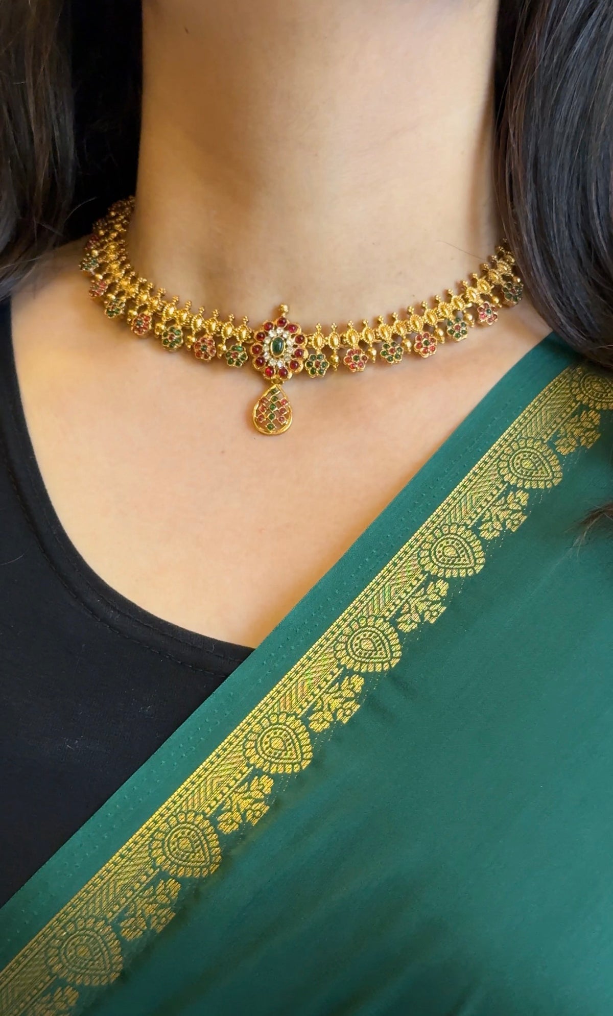 MULTI NON IDOL NECKLACE WITH EARRINGS