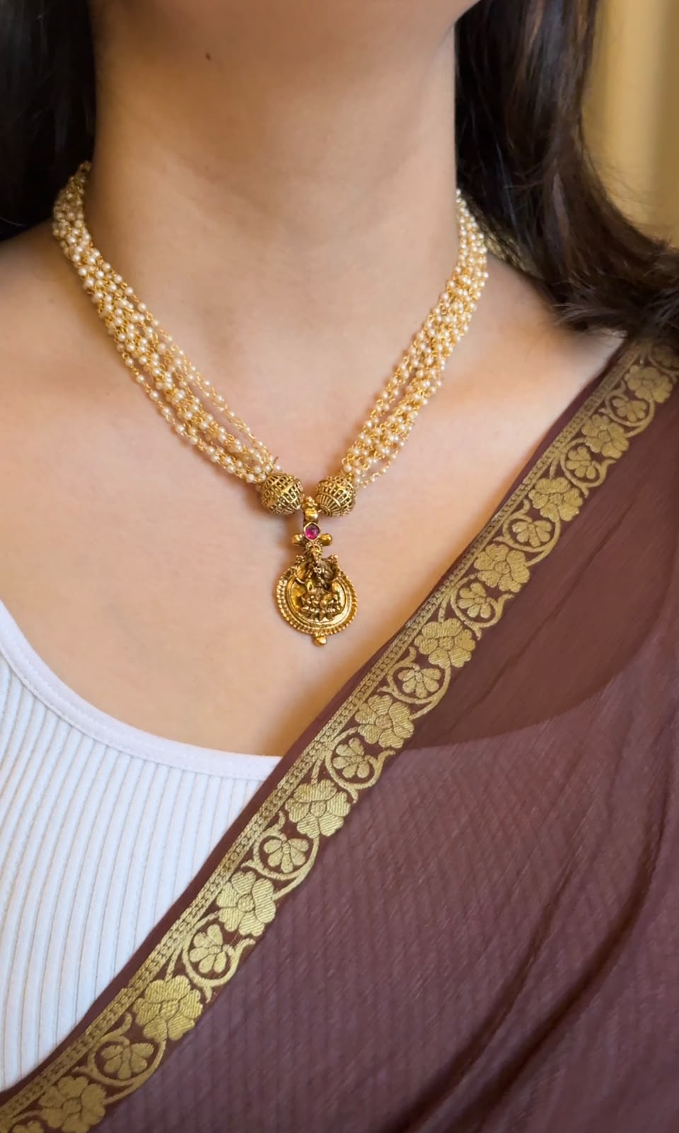 Pearl Idol Necklace with Earrings